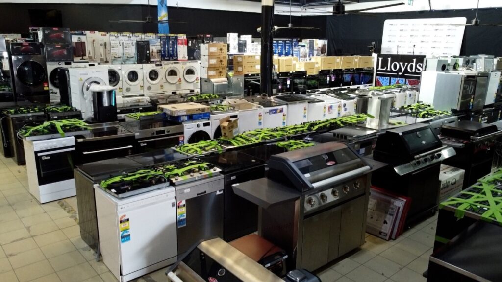 Lloyds Auction Rocks Perth With $1 Appliances – Is This Australia’s Cheapest Deal Yet? 2 Lloyds